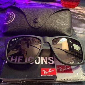 Ray-Ban Matte Black Sunglasses Unisex